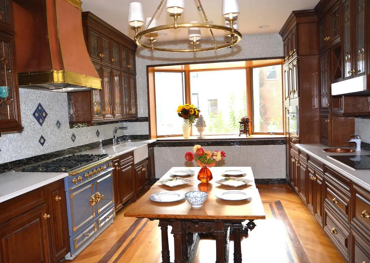 Northern Lights Mansion New York Bed & Breakfast