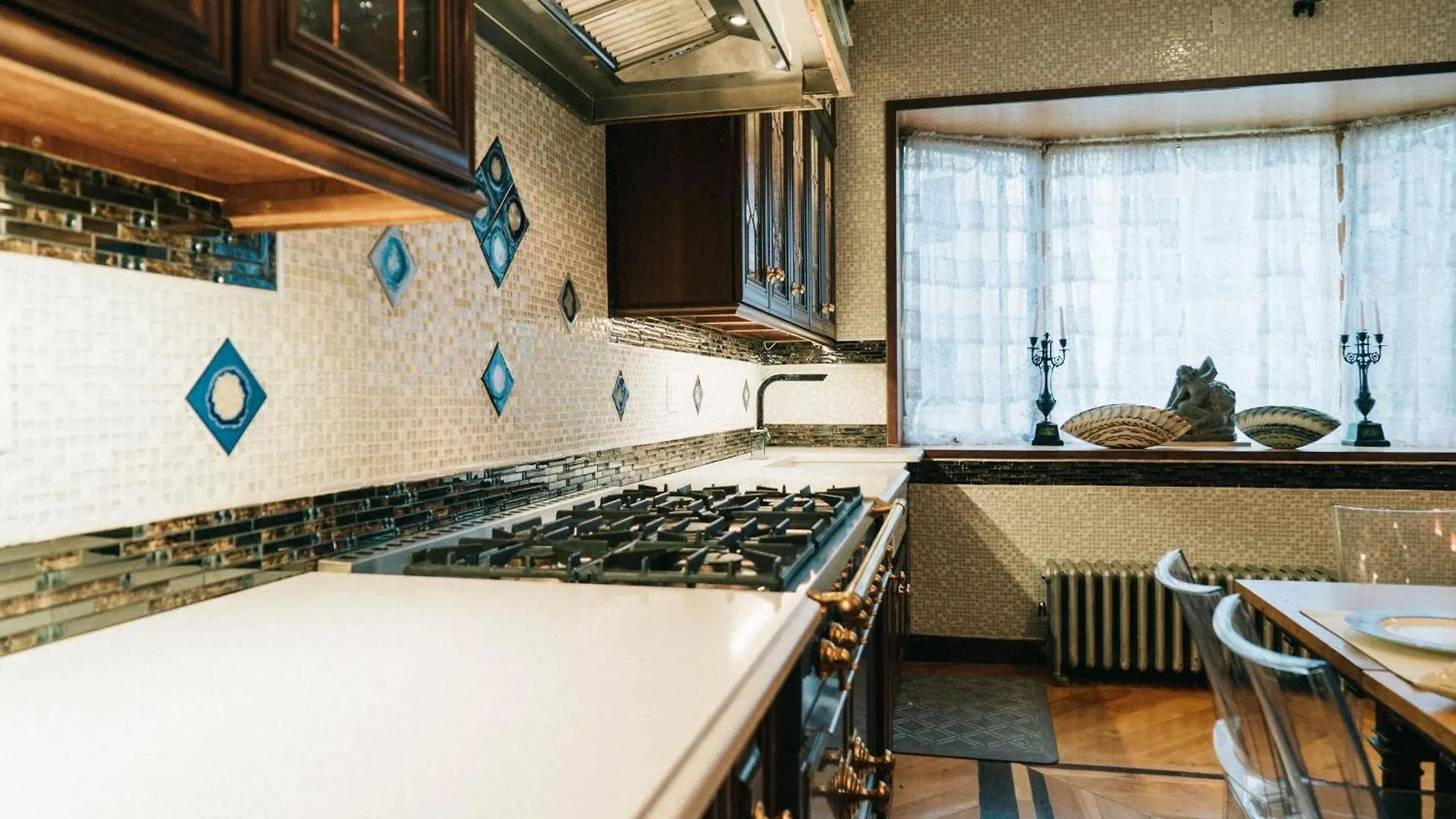 Northern Lights Mansion New York Bed & Breakfast